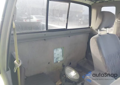 1999 Nissan Frontier Se-V6/Xe-V6 z USA, uszkodzony, nr VIN 1N6ED26Y5XC335070